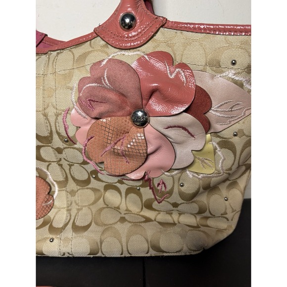 Coach Bleecker Beige & Pink Signature C Canvas Tote w/Matching Wallet See Desc - Picture 4 of 16